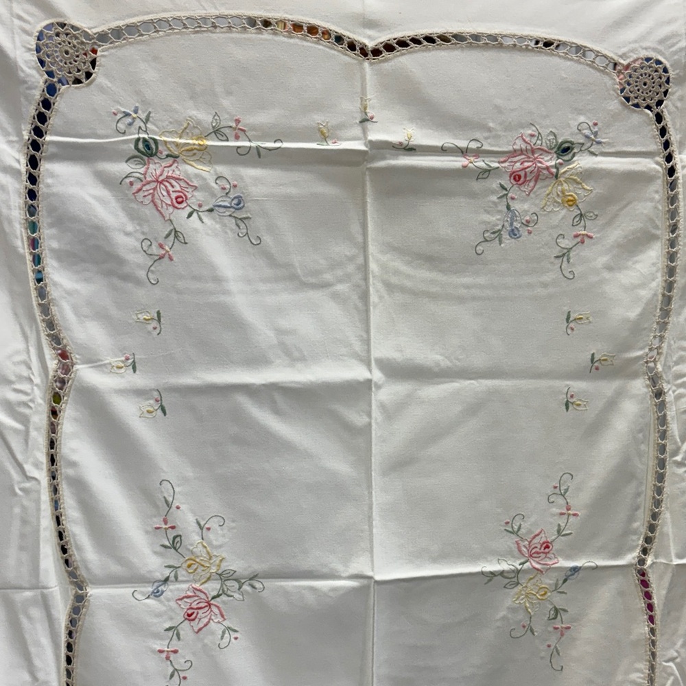 Embroidered Floral Tablecloth with Lace Trim